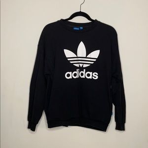 Adidas black sweatshirt with side pockets
